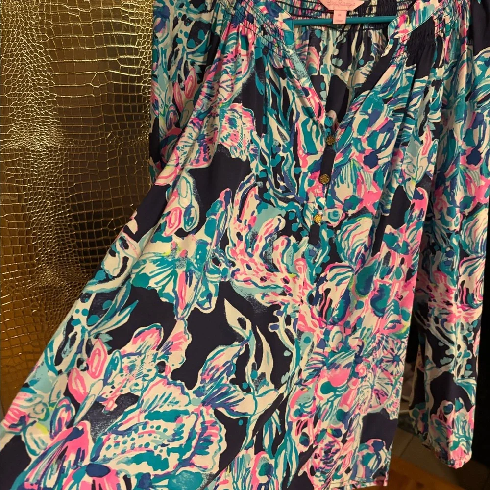 Lilly Pulitzer Elsa Silk Blouse Beautiful Pattern of Pinks and Blues - Picture 7 of 10